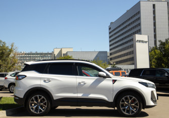 Подержанный автомобиль Chery Tiggo 7 Pro Max 2024 года (3 фото)