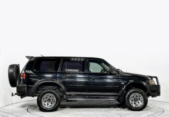 Подержанный автомобиль Mitsubishi Pajero Sport 2007 года (17 фото)