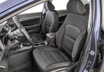 Подержанный автомобиль Hyundai Elantra Sedan 2017 года (20 фото)