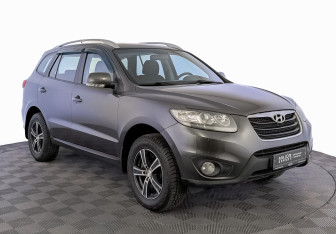 Подержанный автомобиль Hyundai Santa Fe 2011 года (3 фото)