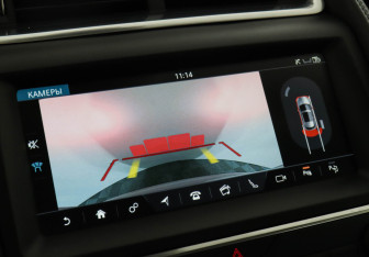 Подержанный автомобиль Jaguar E-Pace 2018 года (13 фото)