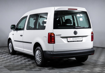 Подержанный автомобиль Volkswagen Caddy Compactvan 2016 года (7 фото)