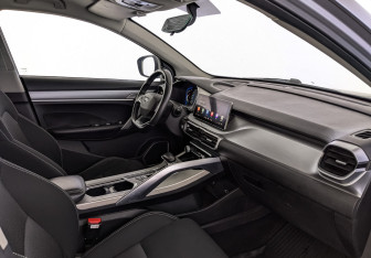 Подержанный автомобиль Geely Coolray 2022 года (12 фото)