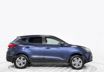 Подержанный автомобиль Hyundai ix35 2010 года (4 фото)