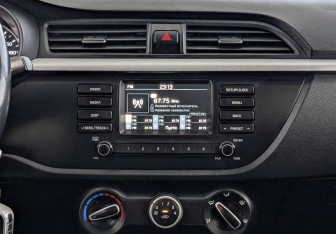Подержанный автомобиль Kia Rio Hatchback 2018 года (17 фото)