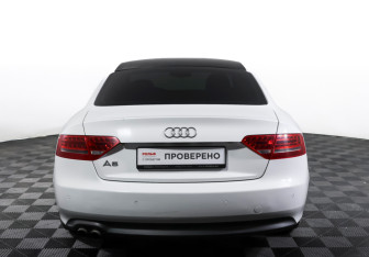 Подержанный автомобиль Audi A5 Coupe 2009 года (6 фото)