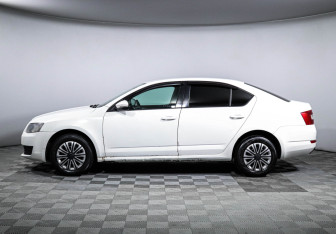Подержанный автомобиль Skoda Octavia Liftback 2014 года (8 фото)