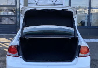Подержанный автомобиль Honda Civic Sedan 2009 года (10 фото)