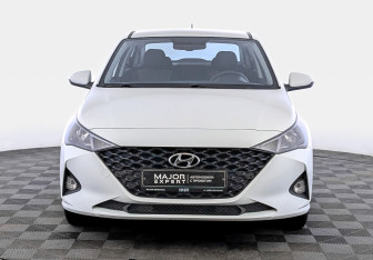 Подержанный автомобиль Hyundai Solaris Sedan 2020 года (2 фото)