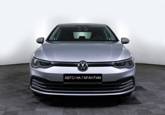 Подержанный автомобиль Volkswagen Golf Hatchback 2020 года (2 фото)