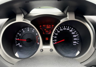 Подержанный автомобиль Nissan Juke 2014 года (13 фото)