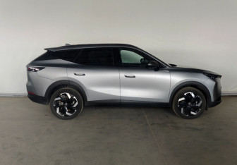 Подержанный автомобиль Omoda C7 2025 года (8 фото)