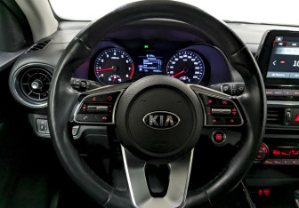 Подержанный автомобиль Kia Cerato Sedan 2021 года (24 фото)
