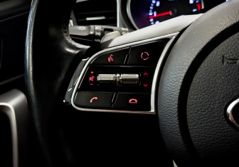 Подержанный автомобиль Kia Ceed Hatchback 2019 года (25 фото)