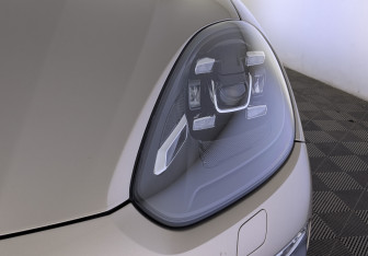 Подержанный автомобиль Porsche Cayenne 2014 года (11 фото)