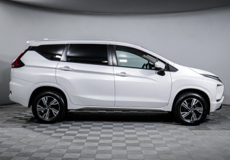Подержанный автомобиль Mitsubishi Xpander 2022 года (4 фото)