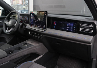 Подержанный автомобиль Volkswagen Tiguan 2025 года (7 фото)