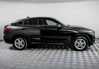 Подержанный автомобиль BMW X4 2020 года (4 фото)