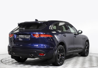 Подержанный автомобиль Jaguar F-Pace 2017 года (5 фото)