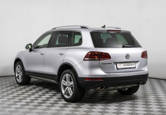 Подержанный автомобиль Volkswagen Touareg 2011 года (7 фото)
