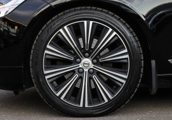Подержанный автомобиль Volvo S90 2021 года (34 фото)