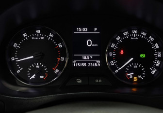 Подержанный автомобиль Skoda Fabia Hatchback 2013 года (16 фото)