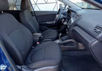 Подержанный автомобиль Kia Rio Sedan 2012 года (20 фото)