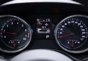 Подержанный автомобиль Jeep Grand Cherokee 2012 года (12 фото)