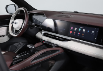 Подержанный автомобиль Geely Monjaro 2024 года (9 фото)