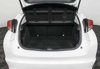 Подержанный автомобиль Honda Civic Hatchback 2012 года (14 фото)