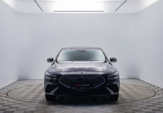Подержанный автомобиль Genesis G70 2022 года (2 фото)