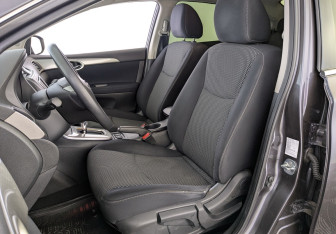 Подержанный автомобиль Nissan Sentra Sedan 2014 года (18 фото)