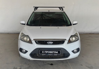 Подержанный автомобиль Ford Focus Hatchback 2010 года (2 фото)