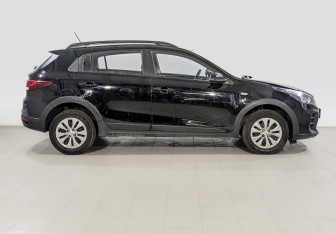Подержанный автомобиль Kia Rio Hatchback 2021 года (4 фото)