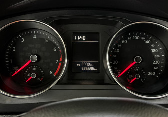 Подержанный автомобиль Volkswagen Jetta Sedan 2016 года (14 фото)