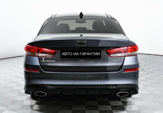 Подержанный автомобиль Kia Optima Sedan 2018 года (6 фото)