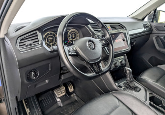 Подержанный автомобиль Volkswagen Tiguan 2018 года (16 фото)