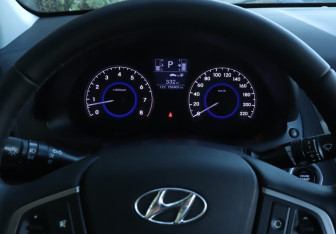 Подержанный автомобиль Hyundai Solaris Sedan 2015 года (11 фото)