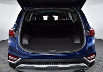 Подержанный автомобиль Hyundai Santa Fe 2019 года (17 фото)