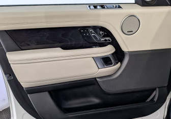 Подержанный автомобиль Land Rover Range Rover 2018 года (19 фото)