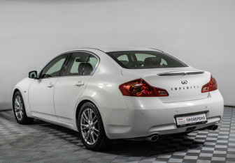Подержанный автомобиль Infiniti G Sedan 2010 года (7 фото)