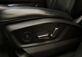 Подержанный автомобиль Audi Q8 2019 года (13 фото)