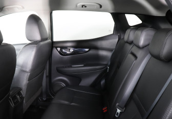Подержанный автомобиль Nissan Qashqai 2018 года (12 фото)
