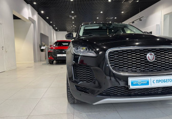 Подержанный автомобиль Jaguar E-Pace 2018 года (8 фото)