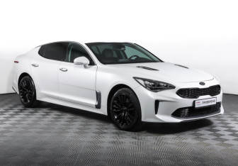 Подержанный автомобиль Kia Stinger 2018 года (3 фото)
