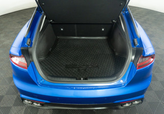 Подержанный автомобиль Kia Stinger 2019 года (10 фото)