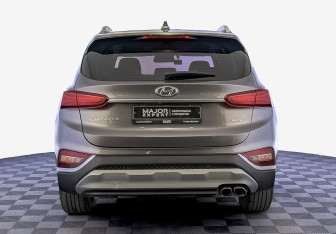 Подержанный автомобиль Hyundai Santa Fe 2019 года (6 фото)