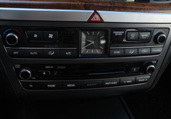Подержанный автомобиль Hyundai Genesis 2015 года (20 фото)