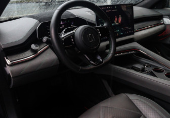 Подержанный автомобиль Zeekr 001 2023 года (19 фото)