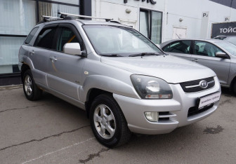 Подержанный автомобиль Kia Sportage 2008 года (3 фото)